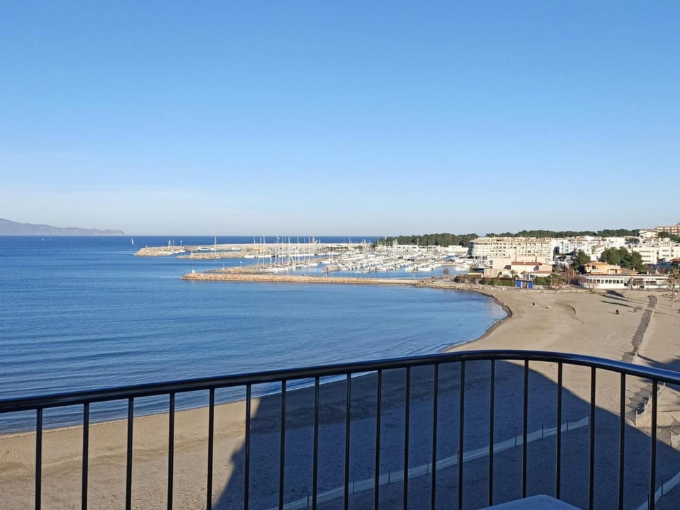 Natural landscape, View (from property/room), Balcony/Terrace, Beach, Sea view