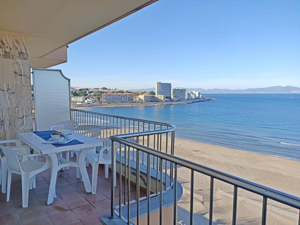 Natural landscape, View (from property/room), Balcony/Terrace, Beach, Sea view