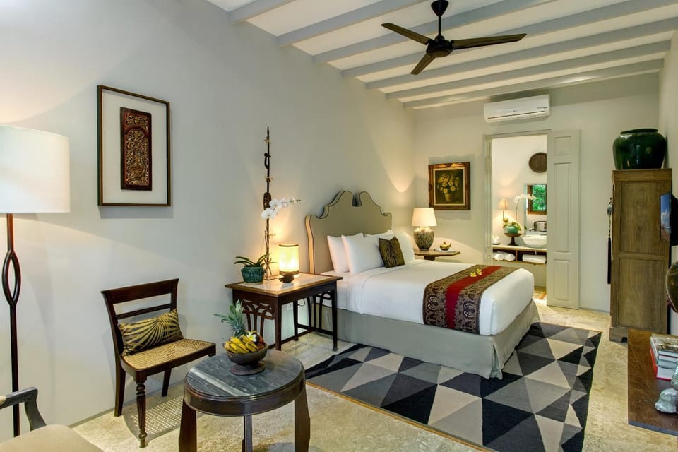 Bed, Seating area, Bedroom