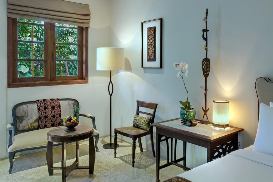 Seating area, On site