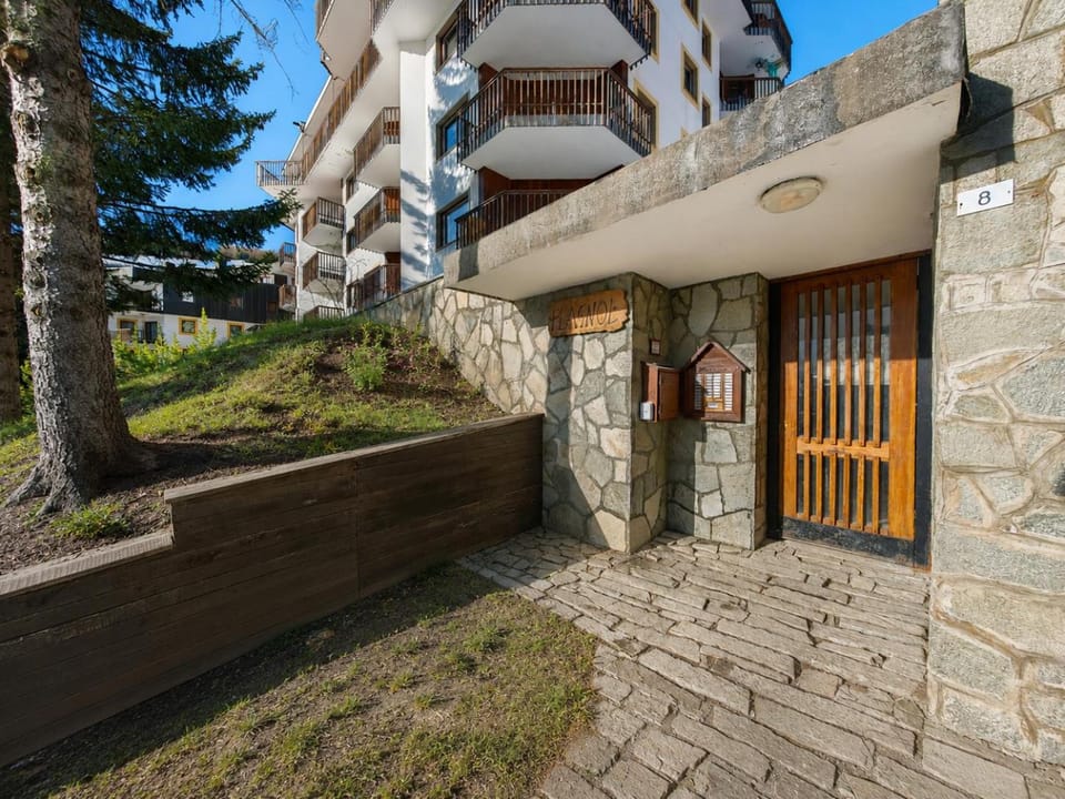 Hostdomus - Silvialpina Apartment in Sestriere
