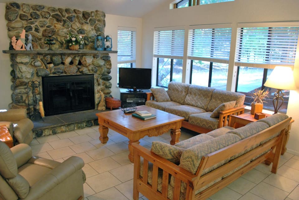 Big Cedar House in Sierra Nevada