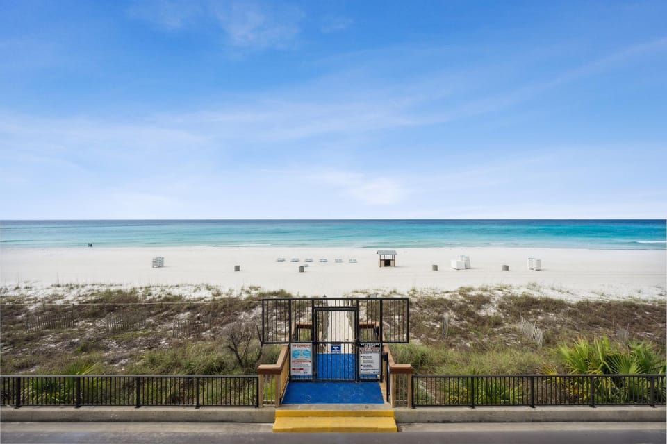 People, People, People, Natural landscape, View (from property/room), Beach, Guests, Guests, Guests, Sea view, children, children, children, young children, young children, young children, older children, older children, older children, group of guests, group of guests, group of guests, Family, Family, Family, sunbed