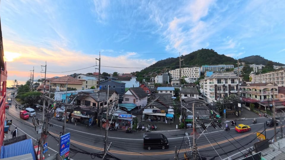 Property building, Nearby landmark, Day, Natural landscape, Bird's eye view, City view, Mountain view, Street view, Location