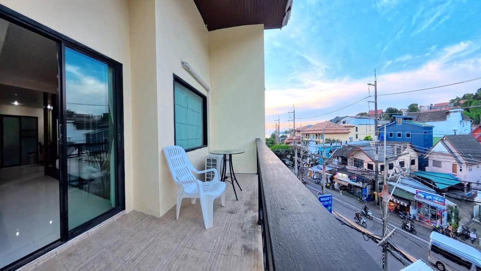 Day, View (from property/room), Balcony/Terrace, Balcony/Terrace, City view, Street view, Location