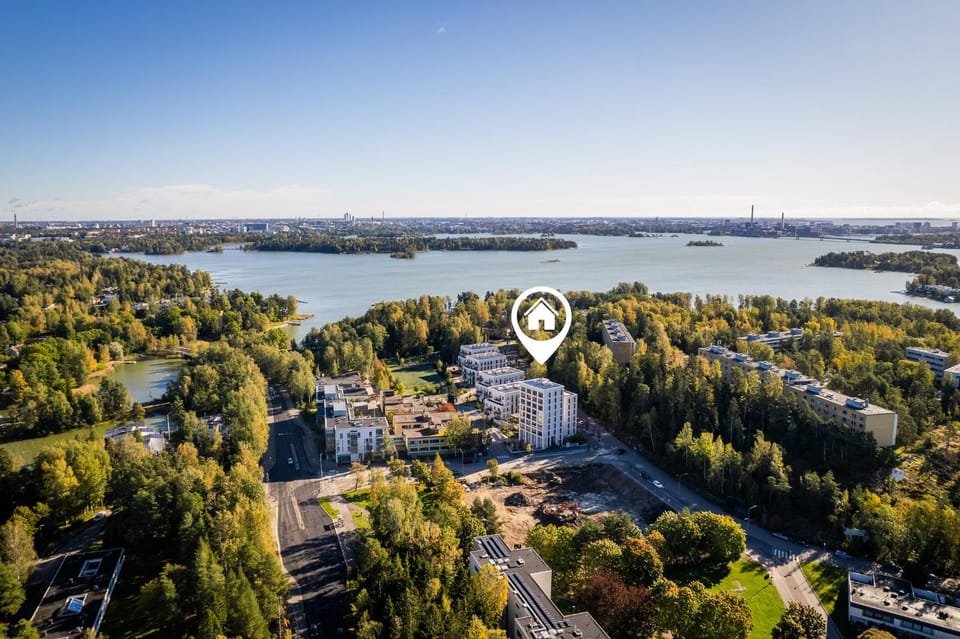 Neighbourhood, Location