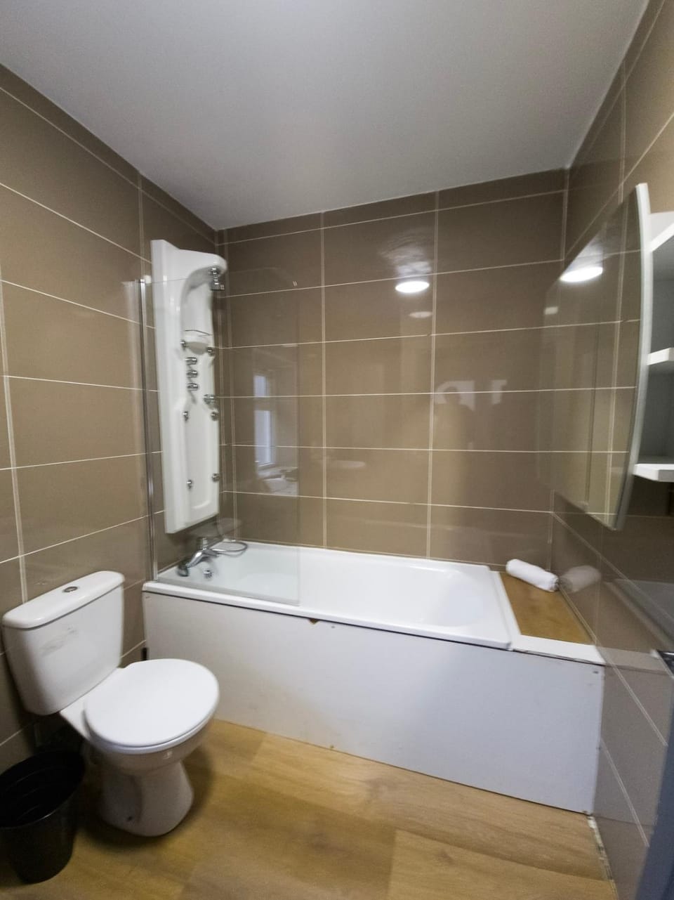 Mega Value Stay - 7 Beds, Keyless Entry, City 5 min walk BY PROPERTY PROMISE Apartment in Cardiff