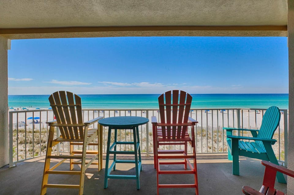 Patio, View (from property/room), Balcony/Terrace, Seating area, Pool view, Sea view