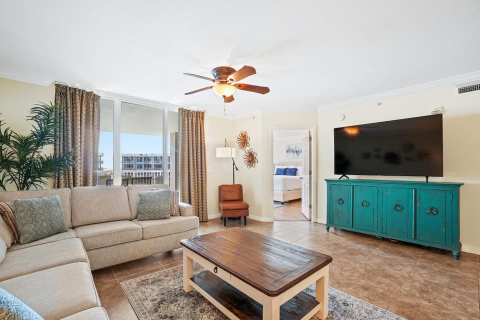 TV and multimedia, View (from property/room), Balcony/Terrace, Living room, Decorative detail, Seating area, Pool view, Sea view, fireplace, locker, air conditioner