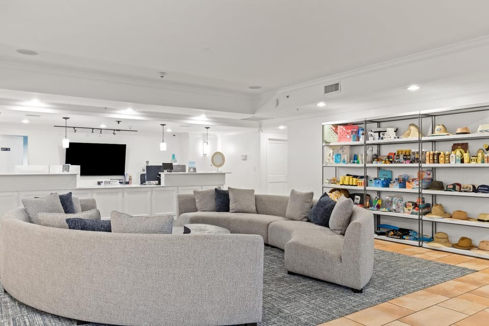 Communal lounge/ TV room, Lobby or reception, Seating area