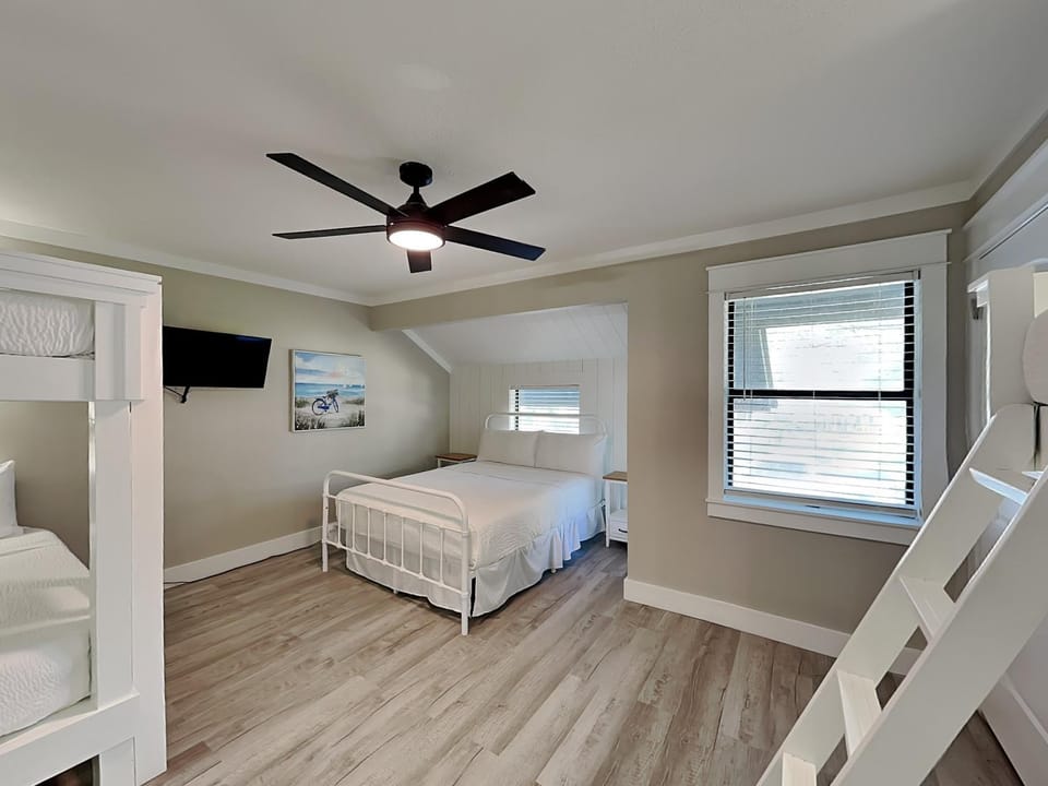 Easy on Eastern Lake House in South Walton County