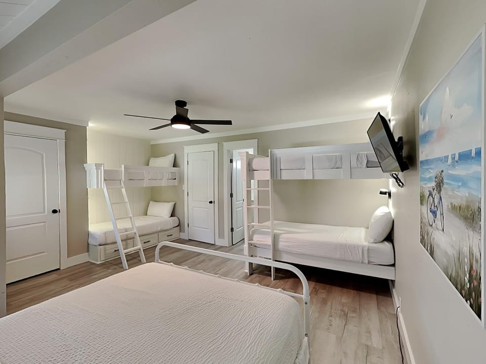 Easy on Eastern Lake House in South Walton County