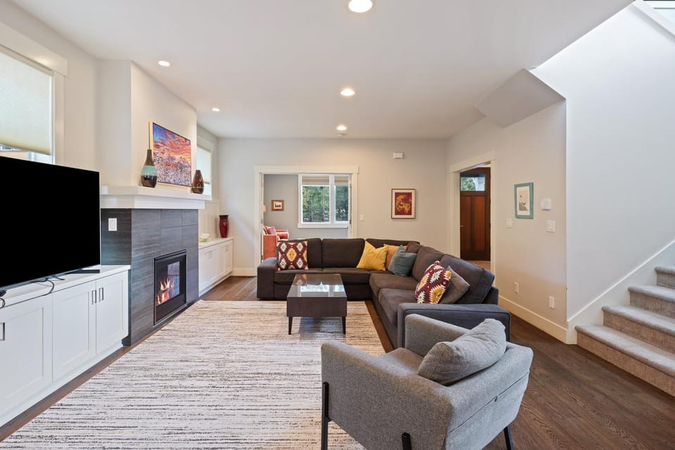 Hillside Haven House in Bend
