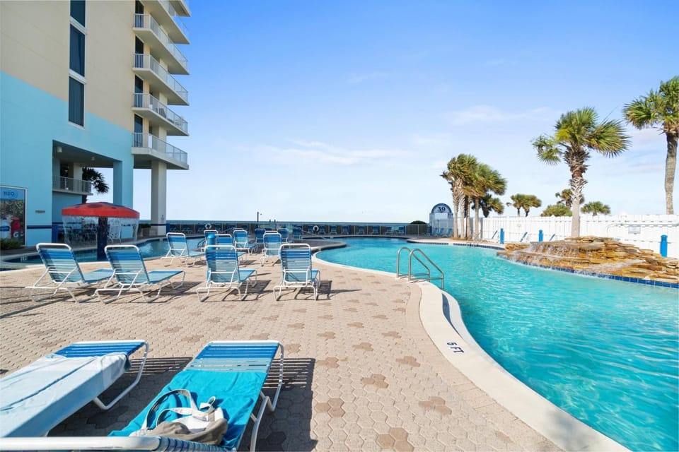 Natural landscape, View (from property/room), Balcony/Terrace, Beach, Sea view, Swimming pool, sunbed
