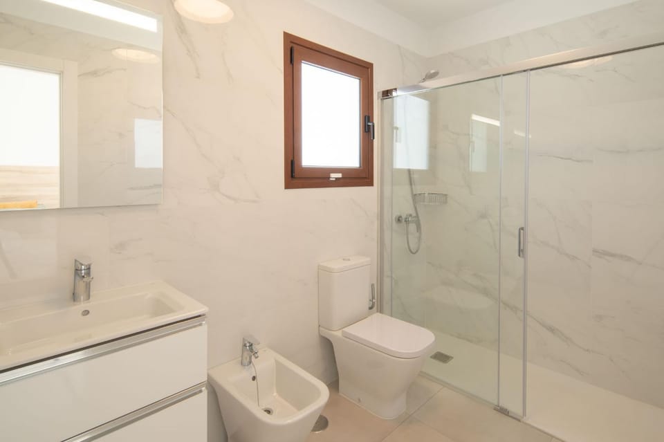 Shower, Toilet, bidet