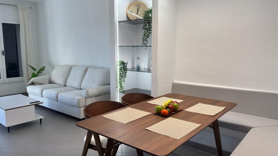 Living room, Seating area, Dining area