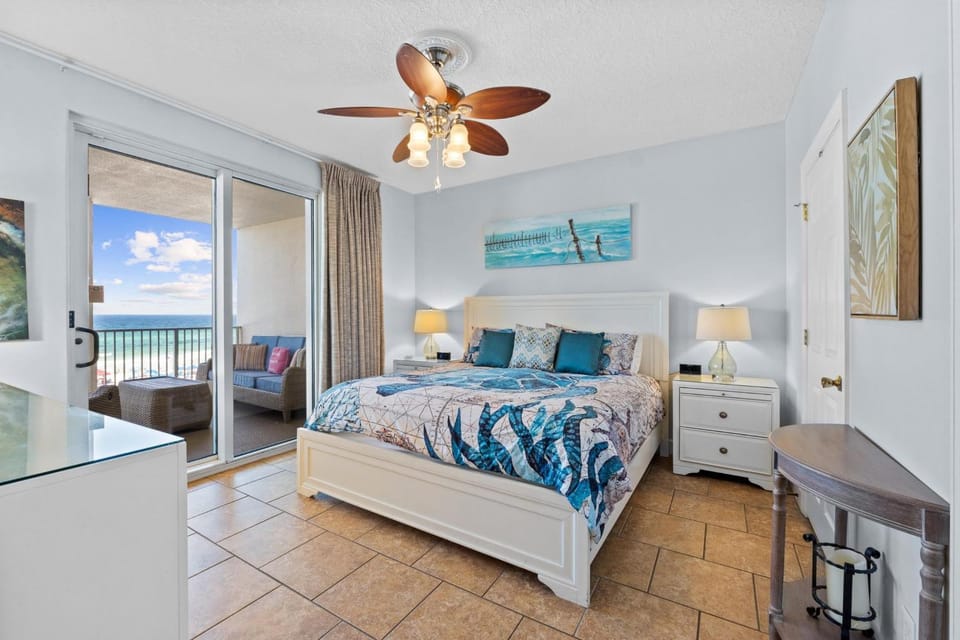 Bed, Balcony/Terrace, Seating area, Sea view