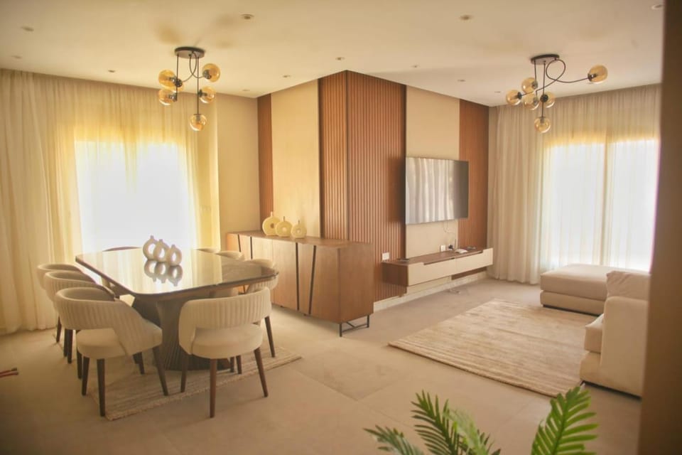 Living room, Seating area, Dining area