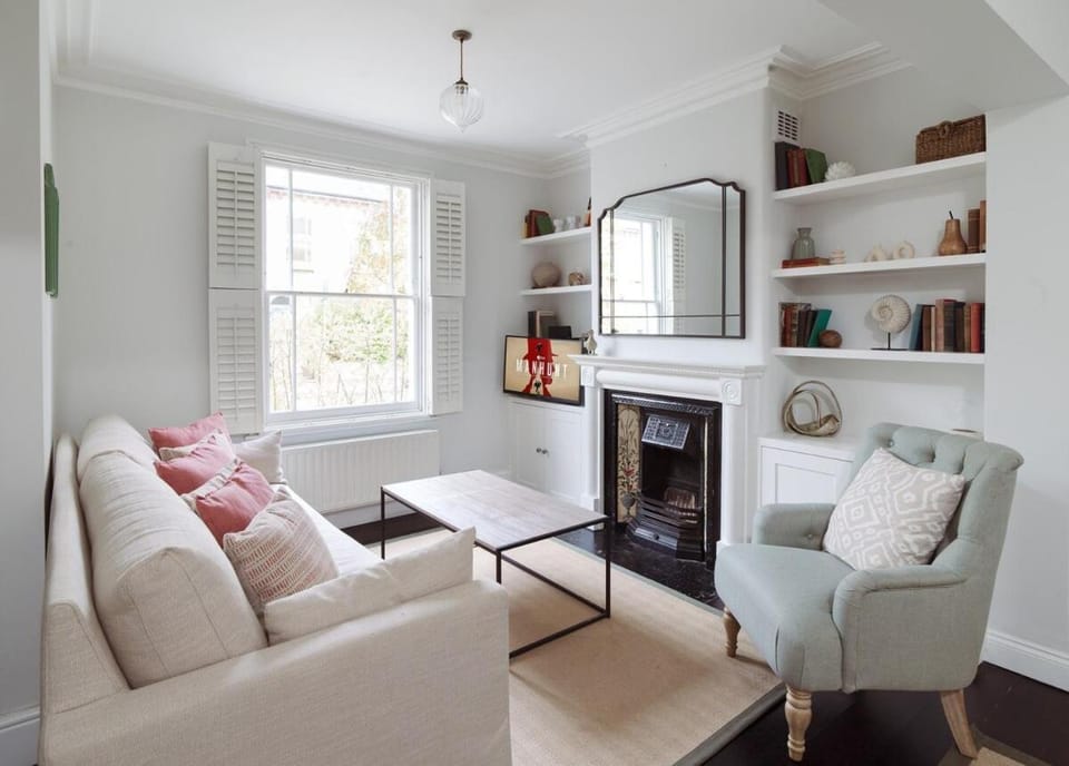 Newly refurbished House sleeps 5 Bed and Breakfast in London