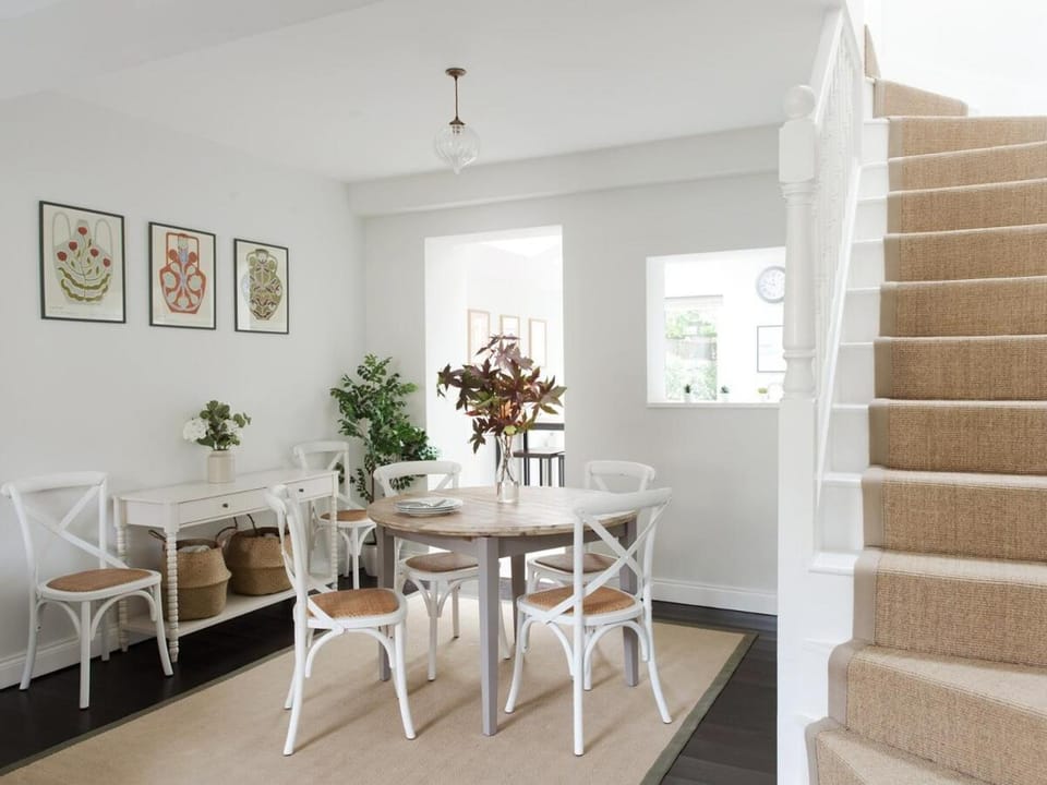 Newly refurbished House sleeps 5 Bed and Breakfast in London