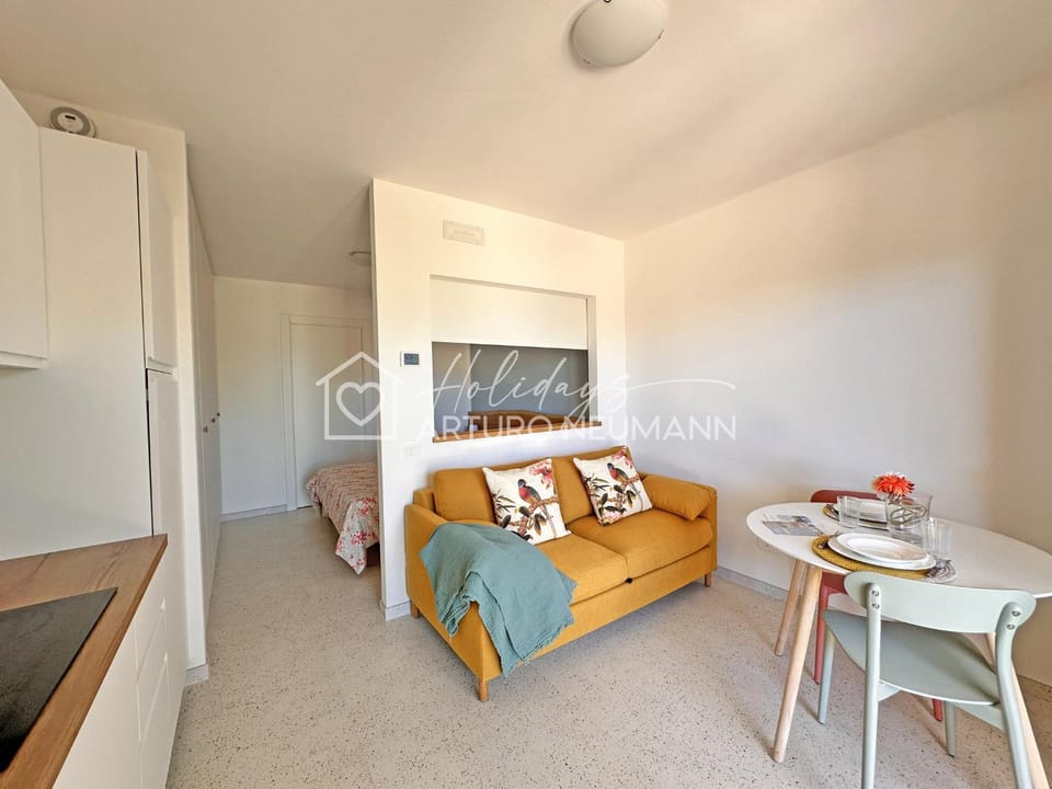 Bed, Living room, Photo of the whole room, Seating area, Dining area, Bedroom, wardrobe