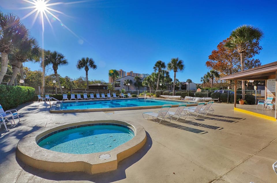 Hot Tub, Swimming pool