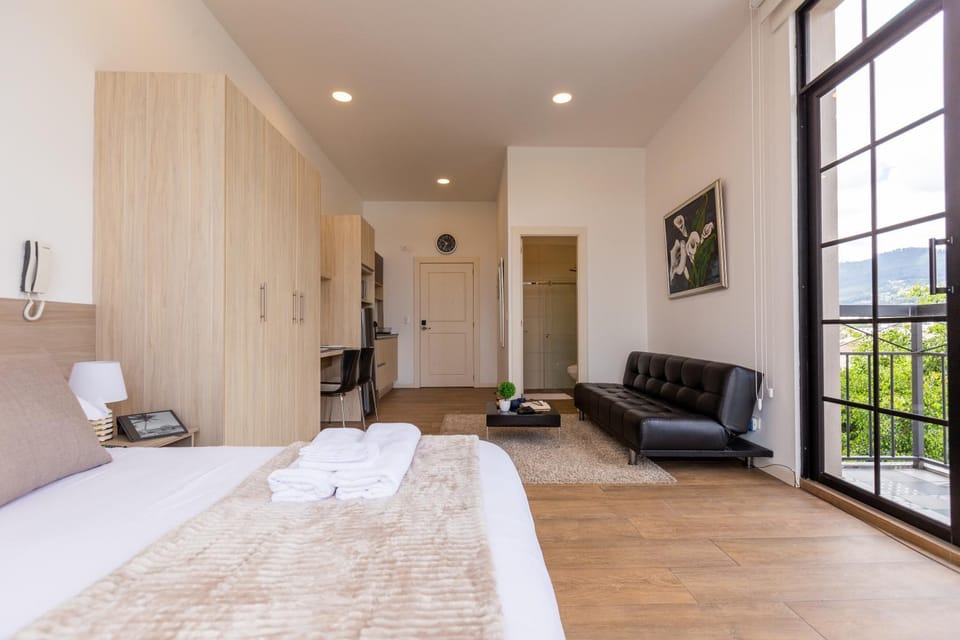 Mumbai Corner View Studio Apartment in Quito