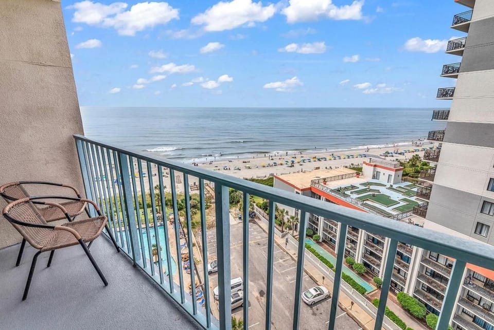 Beautifully Remodeled Studio! Sand Dunes 1148 House in Myrtle Beach