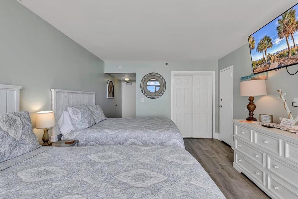 Beautifully Remodeled Studio! Sand Dunes 1148 House in Myrtle Beach