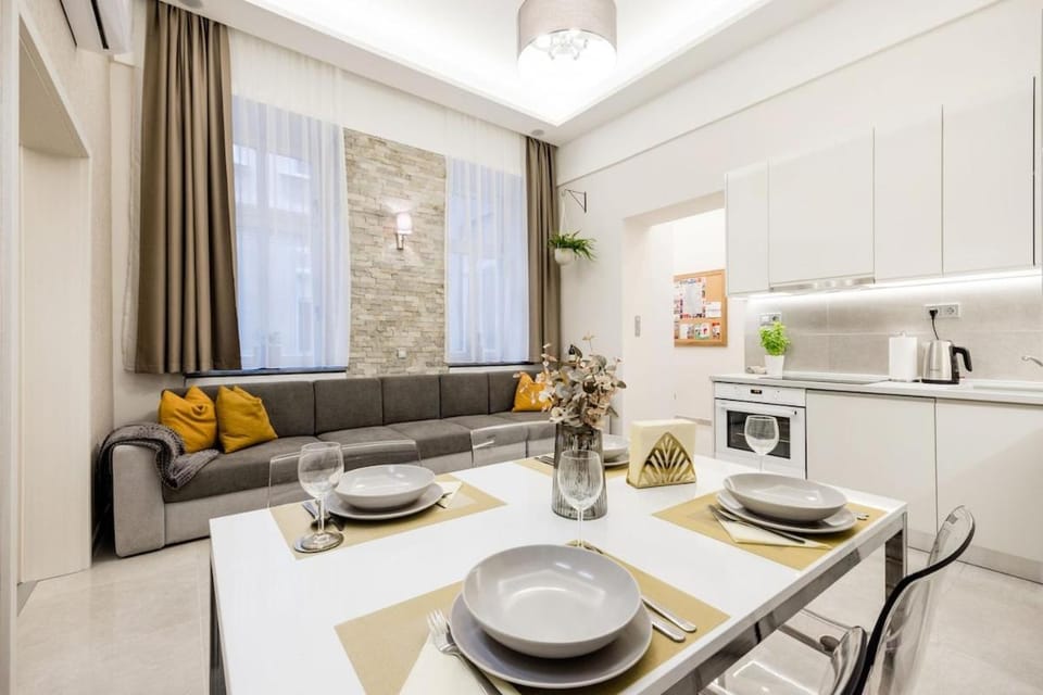 Kitchen or kitchenette, Living room, Dining area, stove
