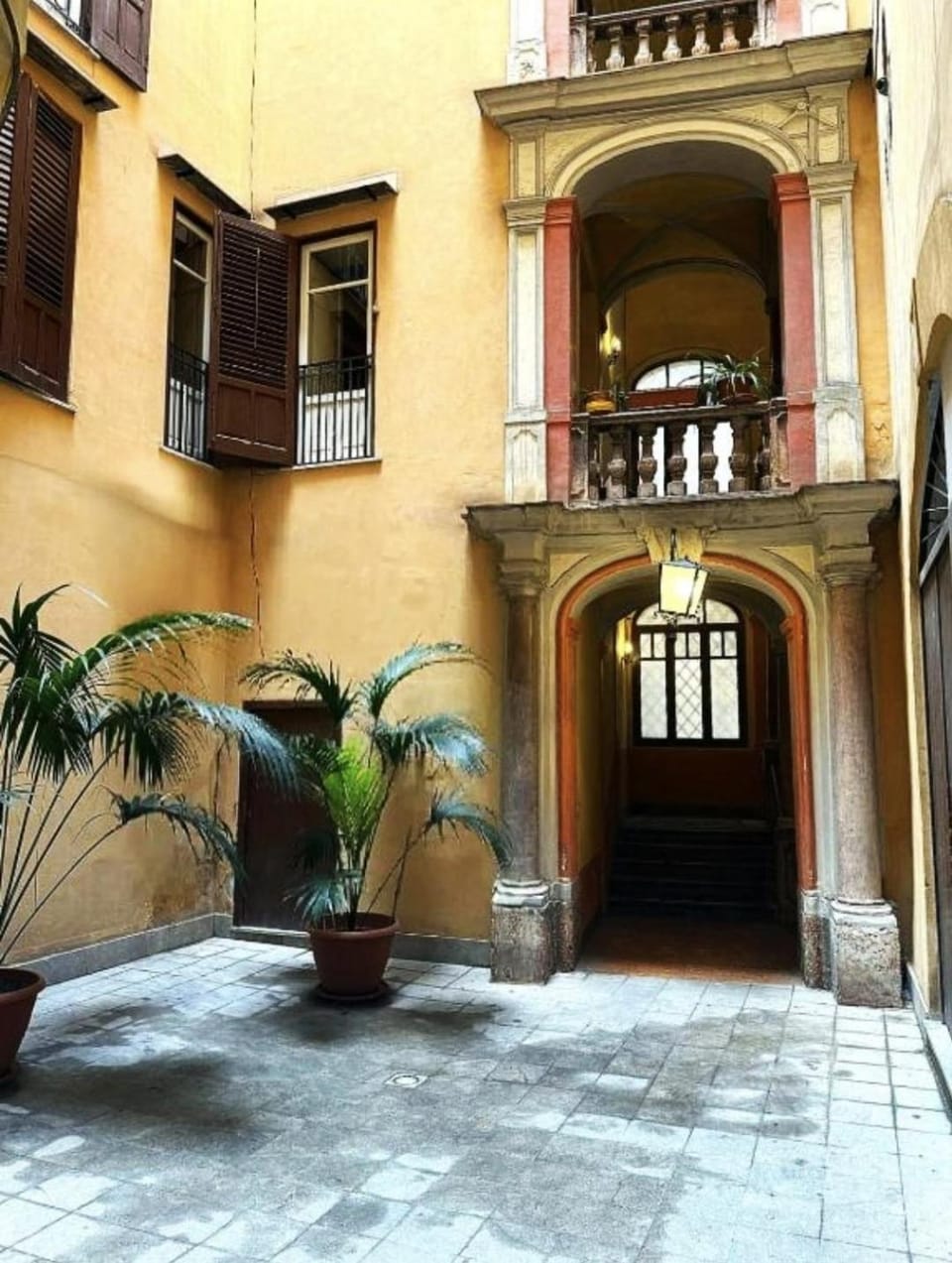 Facade/entrance