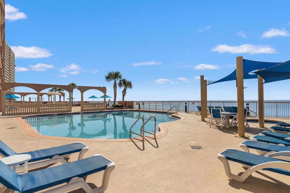 Day, Natural landscape, Balcony/Terrace, Pool view, Sea view, Swimming pool, sunbed