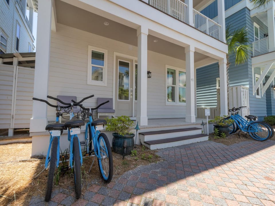 Property building, Facade/entrance, Neighbourhood, Balcony/Terrace, Cycling