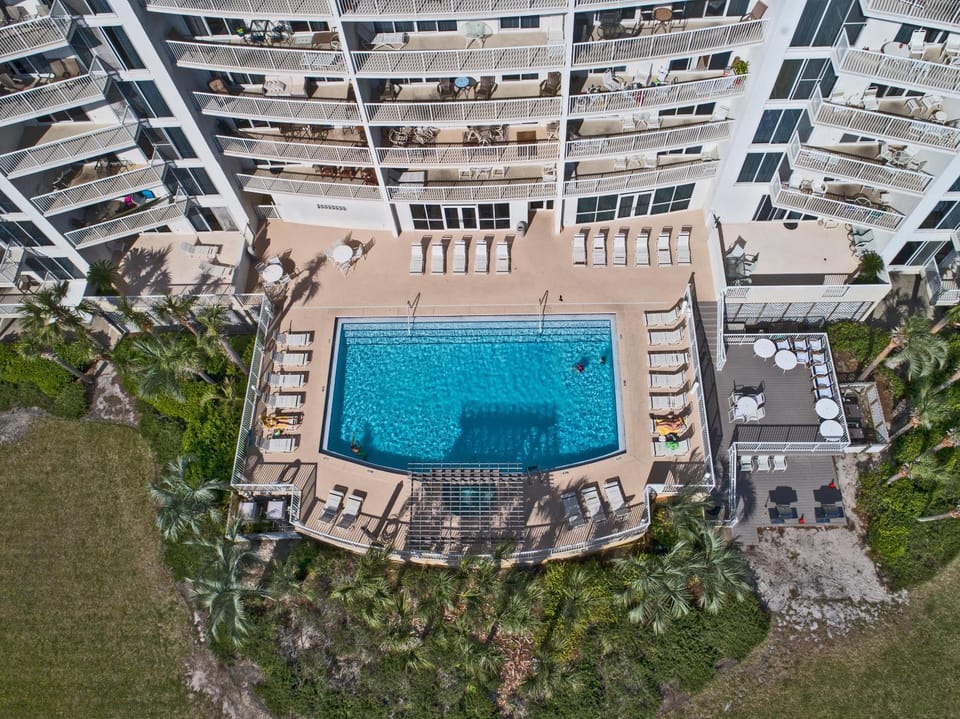 Property building, Patio, Staff, People, People, People, Natural landscape, Activities, BBQ facilities, Snorkeling, Balcony/Terrace, Other, Beach, Windsurfing, Hiking, Cycling, Diving, Guests, Guests, Guests, City view, Lake view, Pool view, Sea view, Area and facilities, Swimming pool, children, children, children, young children, young children, young children, older children, older children, older children, group of guests, group of guests, group of guests, Family, Family, Family, hair dresser, locker, sunbed, air conditioner