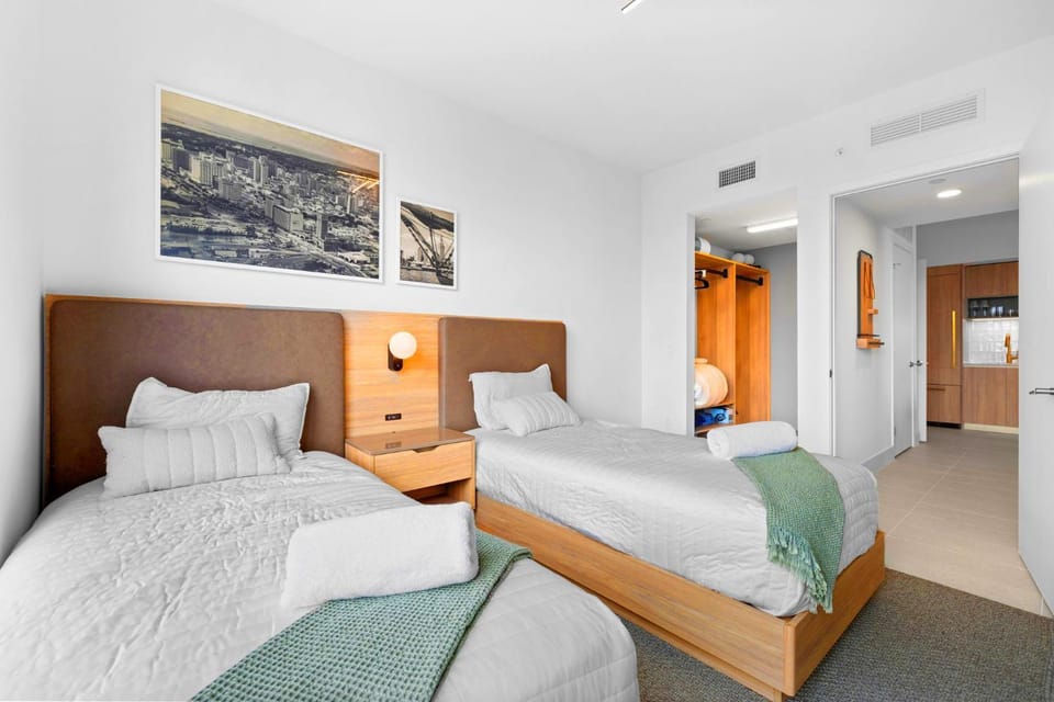 Bed, Bedroom, towels, wardrobe