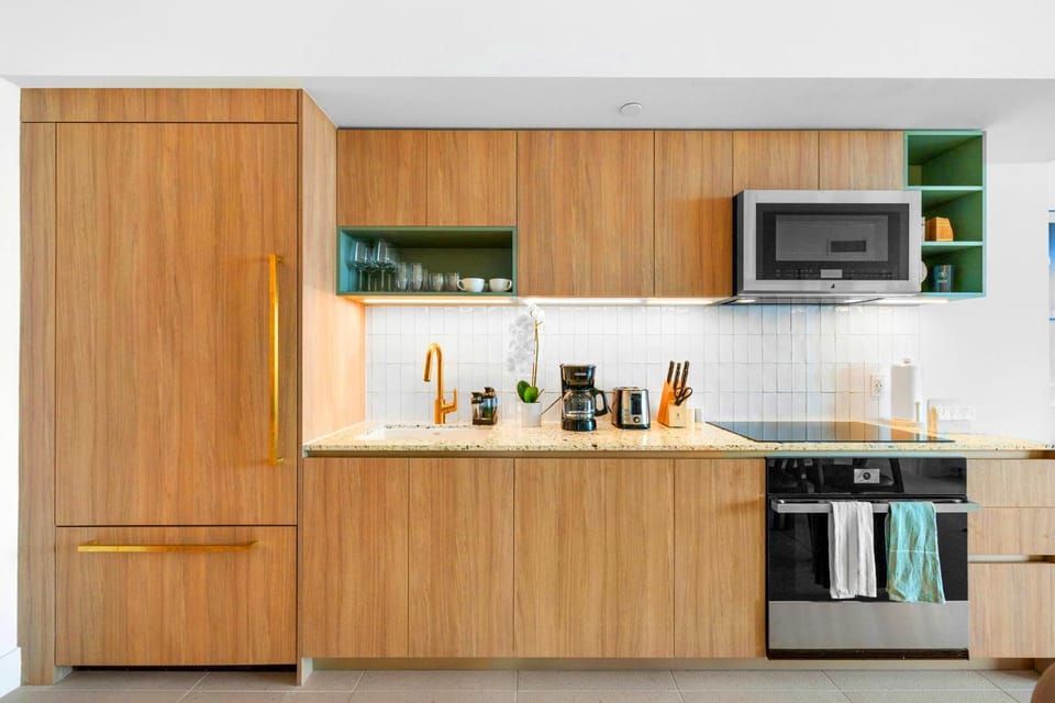 microwave, oven, stove, toaster, kitchen