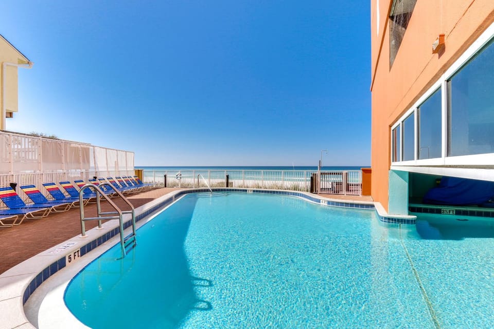 Natural landscape, View (from property/room), Balcony/Terrace, Beach, Sea view, Area and facilities, Swimming pool, sunbed