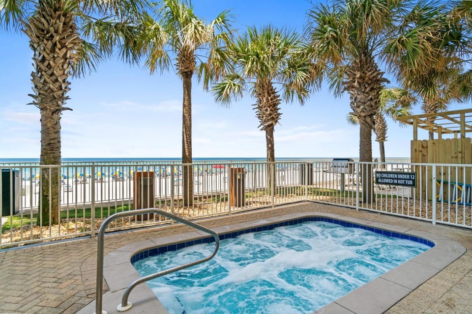 Patio, Day, Natural landscape, Hot Tub, View (from property/room), Beach, Sea view, sunbed