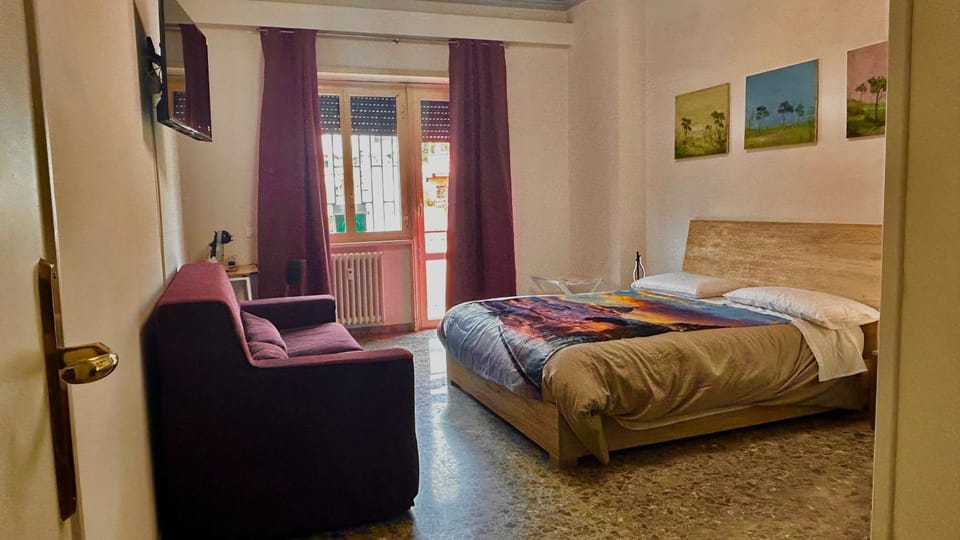Property building, Bed, TV and multimedia, Bedroom