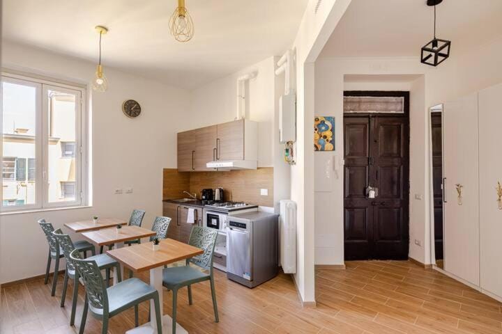 Kitchen or kitchenette, Dining area, Communal kitchen, dishwasher
