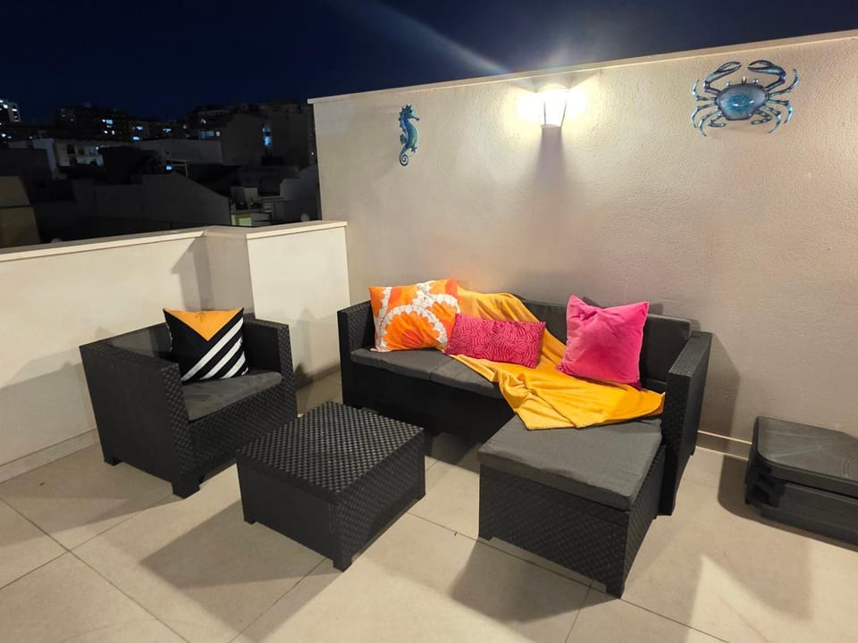 Night, Balcony/Terrace, Seating area