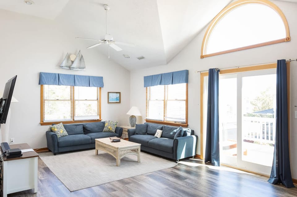 Private Home 5min walk to Beach with Top Deck Spa House in Corolla