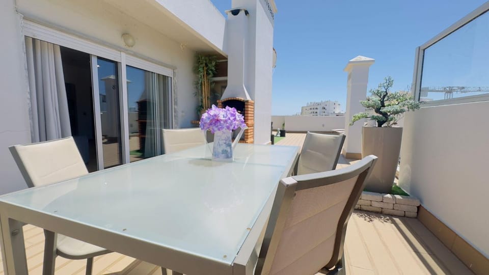 View (from property/room), Balcony/Terrace, Dining area