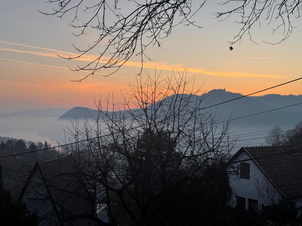 Natural landscape, View (from property/room), Balcony/Terrace, Mountain view, River view, Sunrise