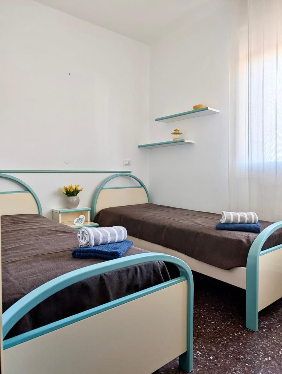 Bed, Living room, Photo of the whole room, Bedroom, towels