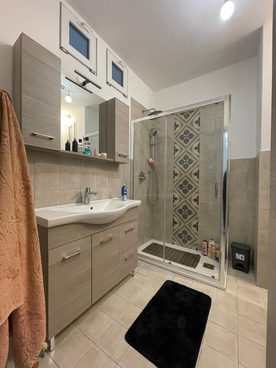 Rosso MXP e Lago Maggiore aeroporto a 7 min Apartment in Somma Lombardo