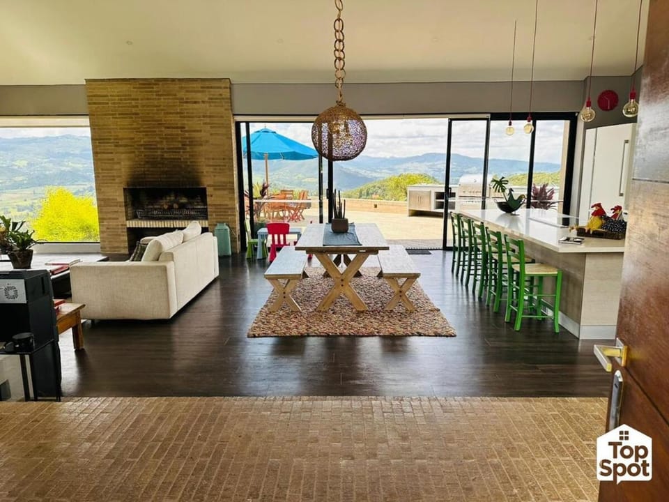 Natural landscape, Kitchen or kitchenette, Living room, Seating area, Dining area