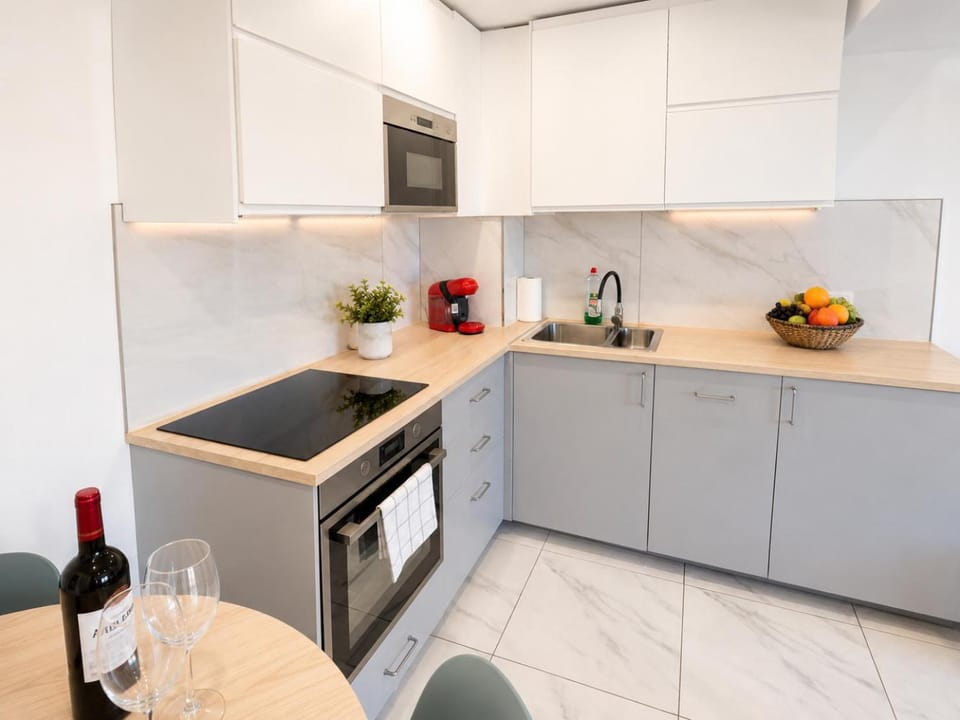 Kitchen or kitchenette