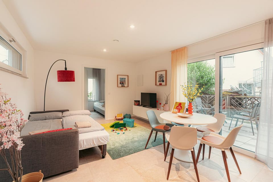 Living room, Seating area, Dining area