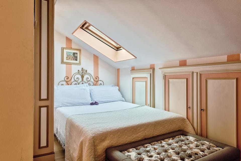 Bed, Bedroom, air conditioner